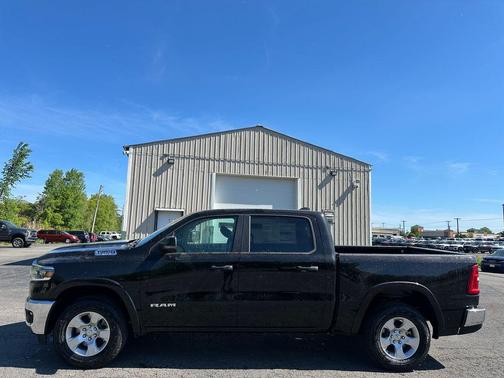 Diamond Black Crystal Pearlcoat 2026 RAM 1500 Big Horn/Lone Star
