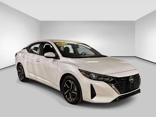 Aspen White Tricoat 2024 Nissan Sentra SV