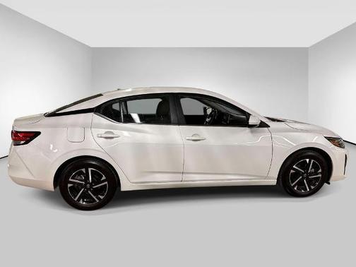 Aspen White Tricoat 2024 Nissan Sentra SV
