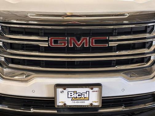 Summit White 2023 GMC Acadia SLE