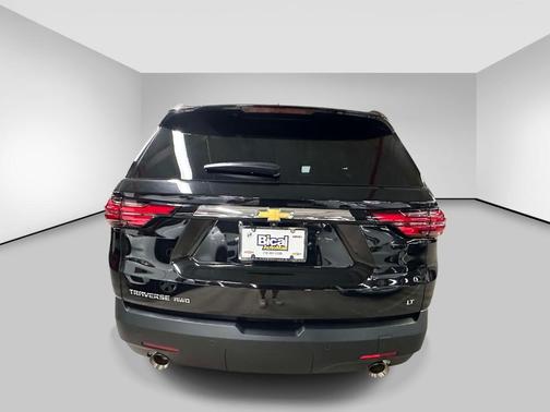 Mosaic Black Metallic 2023 Chevrolet Traverse LT Cloth