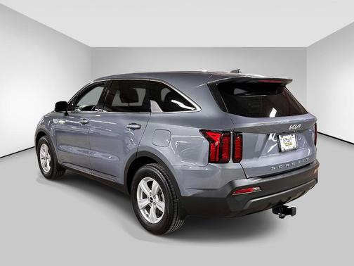 Everlasting Silver 2022 Kia Sorento LX