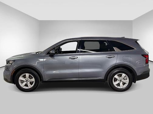 Everlasting Silver 2022 Kia Sorento LX