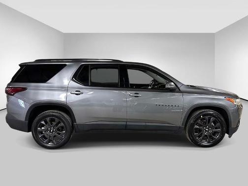 Satin Steel Metallic 2021 Chevrolet Traverse RS