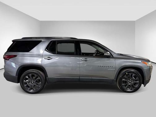 Satin Steel Metallic 2021 Chevrolet Traverse RS