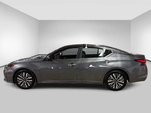 Gun Metallic 2025 Nissan Altima SV