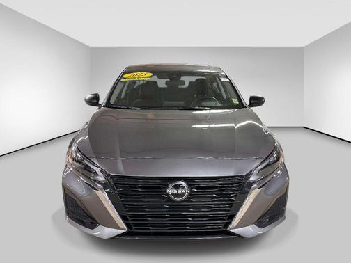 Gun Metallic 2025 Nissan Altima SV