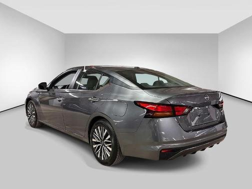 Gun Metallic 2025 Nissan Altima SV