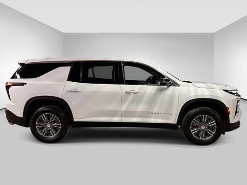 Summit White 2024 Chevrolet Traverse LS