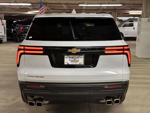 Summit White 2024 Chevrolet Traverse LS