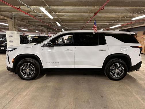 Summit White 2024 Chevrolet Traverse LS