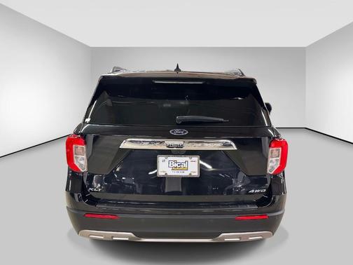 Black Metallic 2022 Ford Explorer XLT