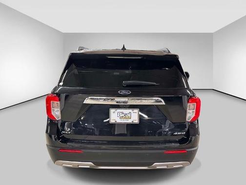 Black Metallic 2022 Ford Explorer XLT