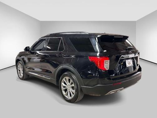 Black Metallic 2022 Ford Explorer XLT