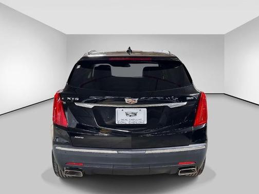 Stellar Black Metallic 2018 Cadillac XT5 Luxury