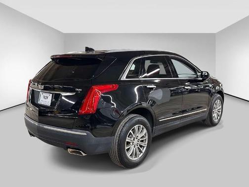 Stellar Black Metallic 2018 Cadillac XT5 Luxury