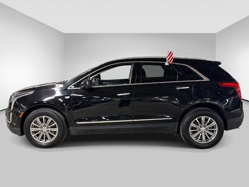 Stellar Black Metallic 2018 Cadillac XT5 Luxury