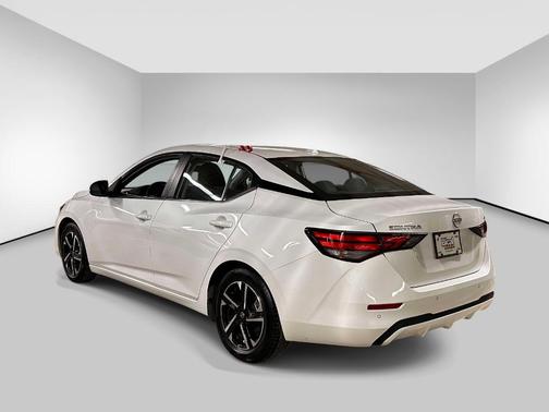 Aspen White Tricoat 2024 Nissan Sentra SV