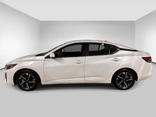 Aspen White Tricoat 2024 Nissan Sentra SV