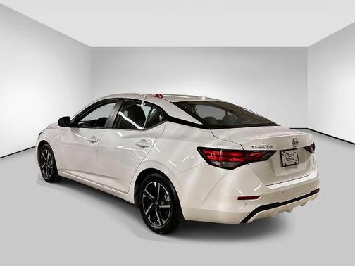 Aspen White Tricoat 2024 Nissan Sentra SV