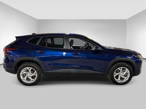 Blue Glow Metallic 2024 Chevrolet Trax LS