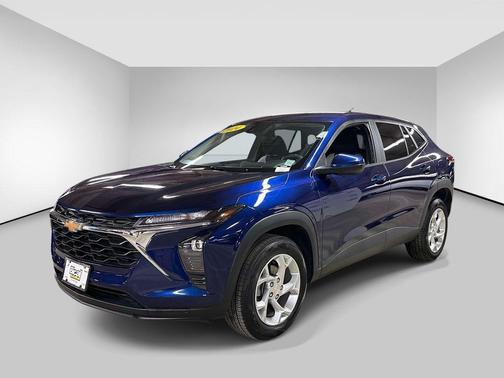 Blue Glow Metallic 2024 Chevrolet Trax LS