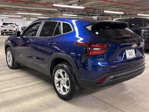 Blue Glow Metallic 2024 Chevrolet Trax LS