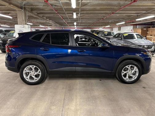 Blue Glow Metallic 2024 Chevrolet Trax LS