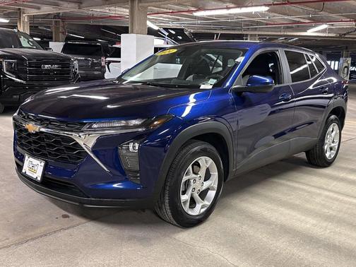 Blue Glow Metallic 2024 Chevrolet Trax LS