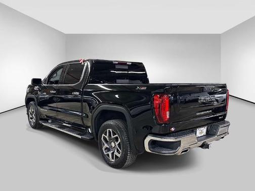 Onyx Black 2023 GMC Sierra 1500 SLT