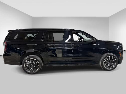 2025 Chevrolet Suburban RST