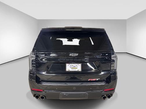 2025 Chevrolet Suburban RST