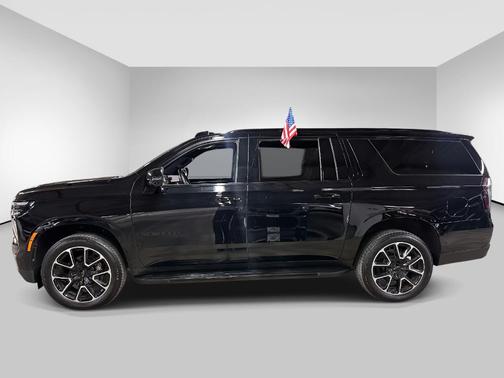 2025 Chevrolet Suburban RST