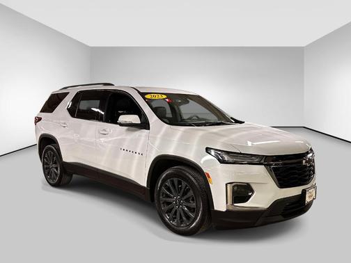 Summit White 2023 Chevrolet Traverse RS
