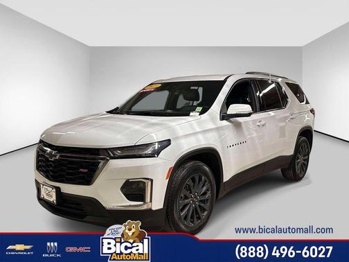 Summit White 2023 Chevrolet Traverse RS