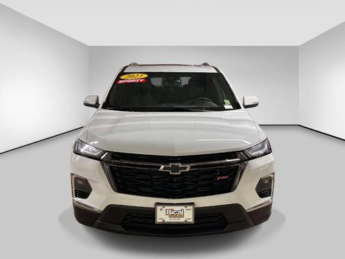 Summit White 2023 Chevrolet Traverse RS