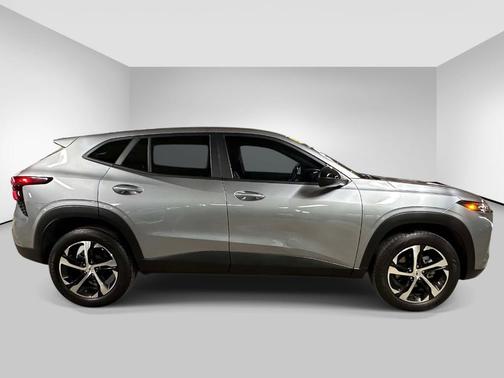 Sterling Gray Metallic 2024 Chevrolet Trax 1RS