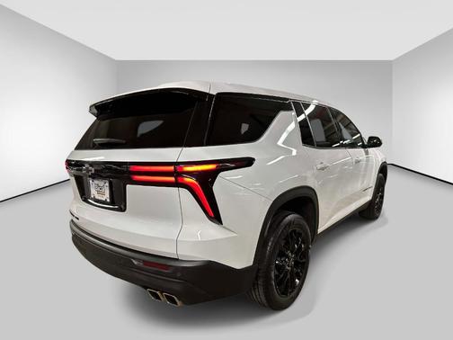 Summit White 2024 Chevrolet Traverse LS