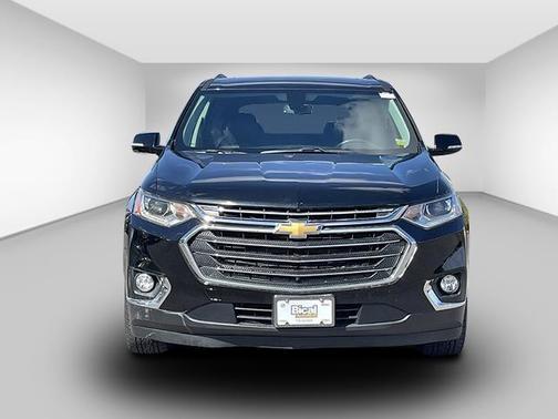 Photo 2 of 33 of 2019 Chevrolet Traverse LT Leather