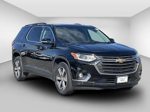 Photo 3 of 33 of 2019 Chevrolet Traverse LT Leather