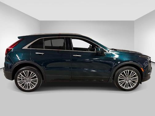 Emerald 2024 Cadillac XT4 Premium Luxury