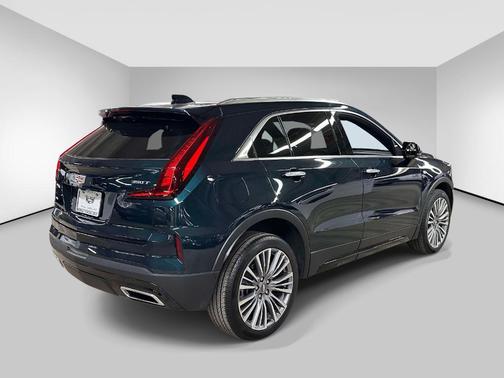 Emerald 2024 Cadillac XT4 Premium Luxury