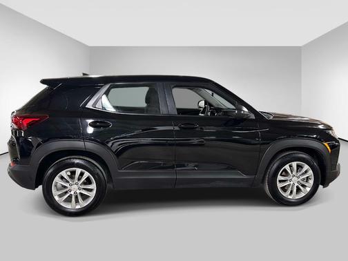 Mosaic Black Metallic 2023 Chevrolet Trailblazer LS