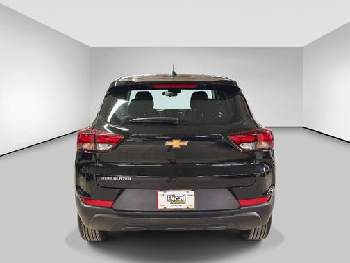 Mosaic Black Metallic 2023 Chevrolet Trailblazer LS
