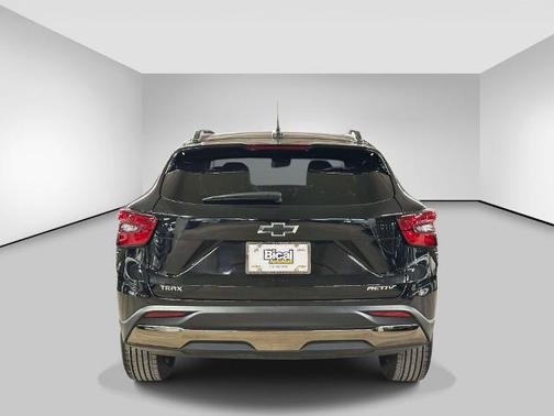 Mosaic Black Metallic 2024 Chevrolet Trax ACTIV