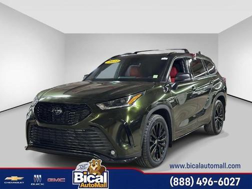 Magnetic Gray Metallic 2023 Toyota Highlander XSE