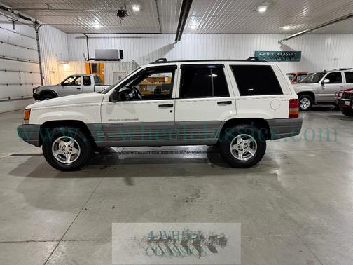1997 Jeep Grand Cherokee Laredo 4WD