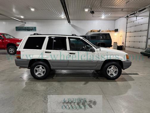 1997 Jeep Grand Cherokee Laredo 4WD