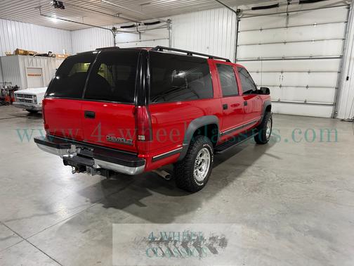 1997 Chevrolet Suburban 2500 LT