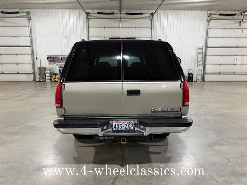 1999 Chevrolet Suburban 2500 LT